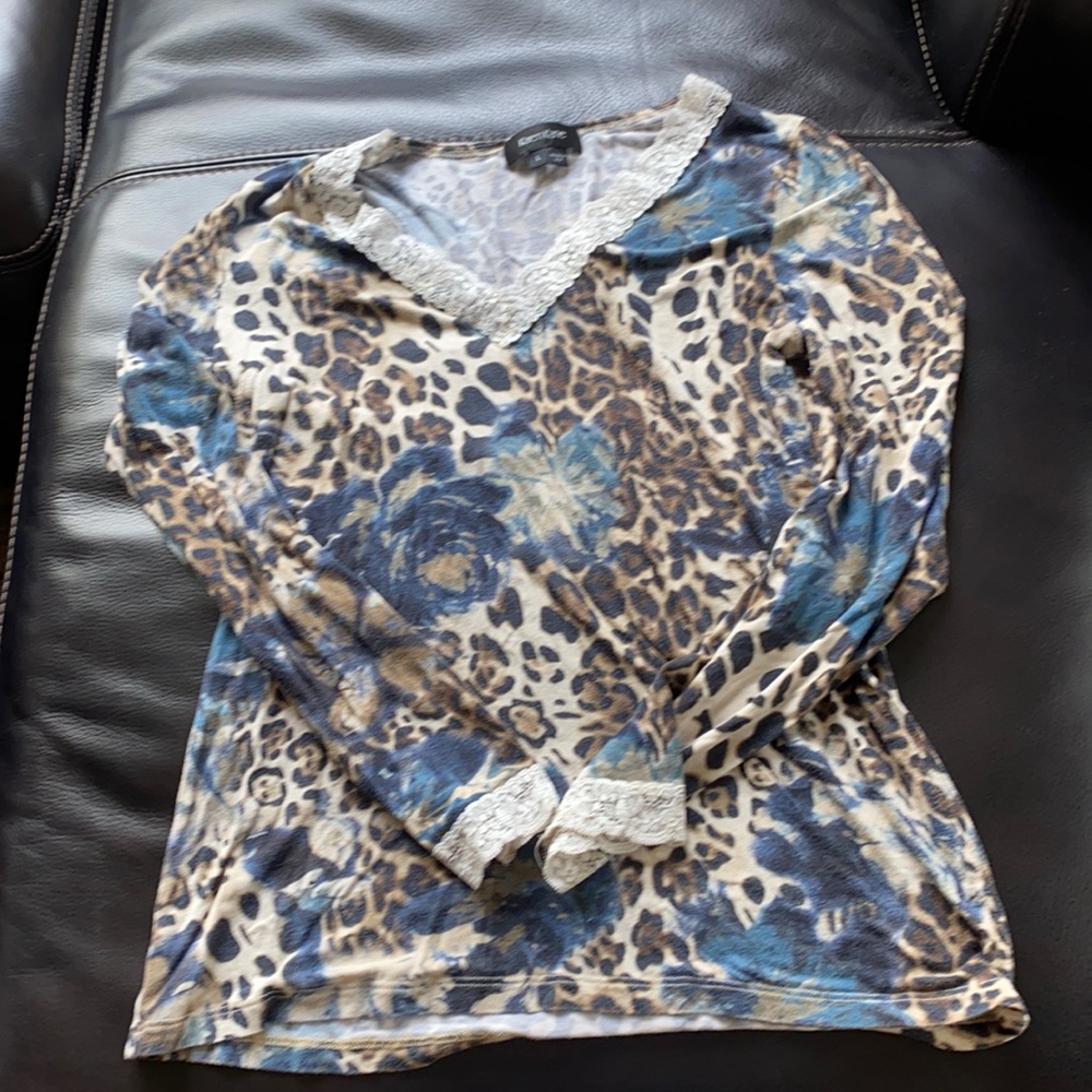 Karen Kane women’s long sleeve top